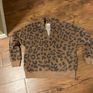 Women’s leopard sweatshirt